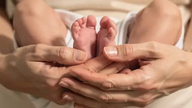 Eltern bei der Bewältigung von Geburtstrauma unterstützen und emotional stärken